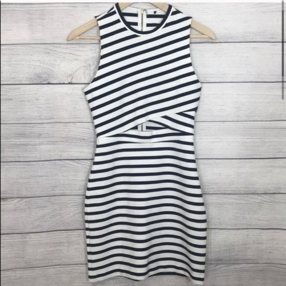 Express Black & white Mini